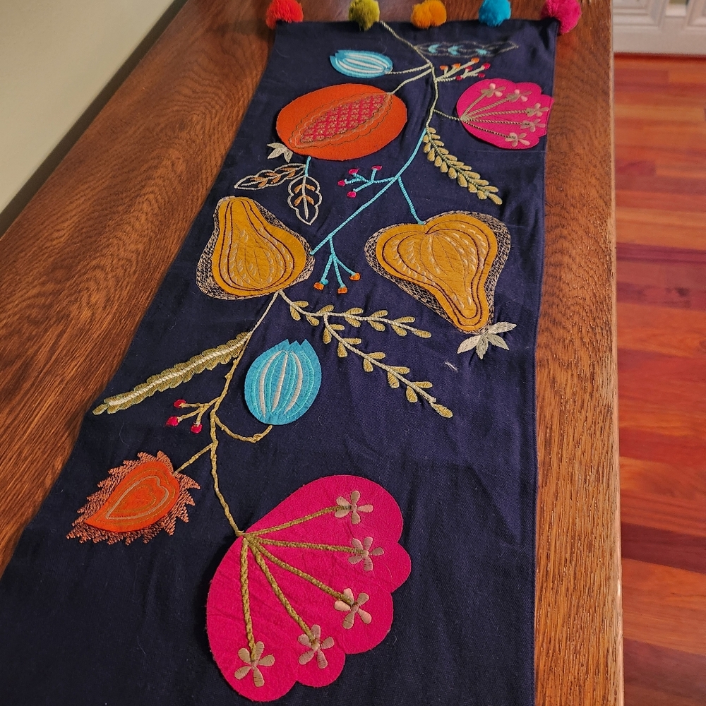 Pier 1 Imports Table Runner Applique Navy Multicolor Floral Cotton Home 13 x 72 - Picture 11 of 11